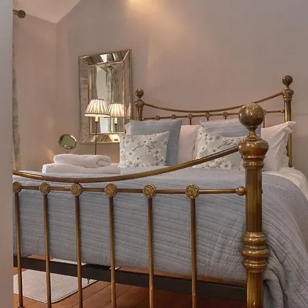 Bank View Ideal For A Romantic Break In The Langdale Valley